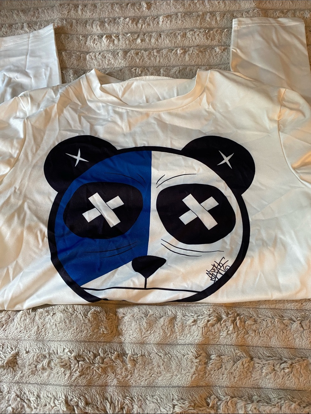 NWOT, Woman Crop X Mark The Spot Mouse White, Blue and Black Fun Top - Picture 2 of 2